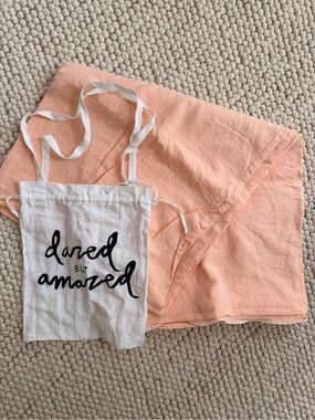 Dazed But Amazed Peach Linen Duvet with White Canvas Tote